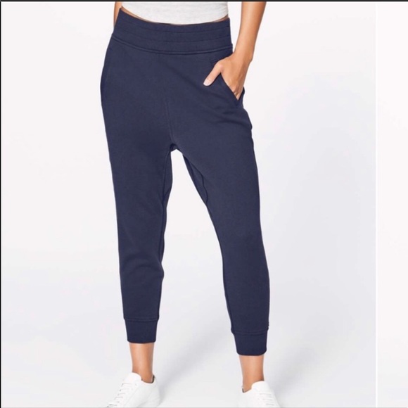 lululemon press pause jogger
